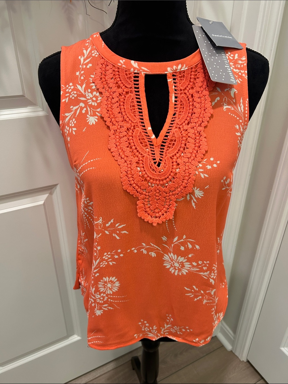 Daniel Rainn Orange Floral Crochet-Front Sleeveless Camisole XSP NWT